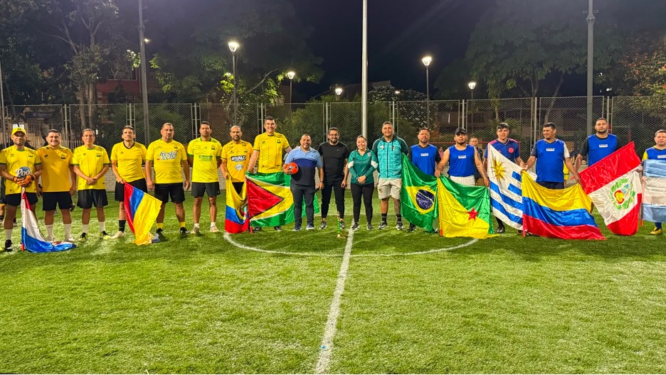 INDERBU entrega renovada la cancha sintética de Coaviconsa para el disfrute de la comunidad.
